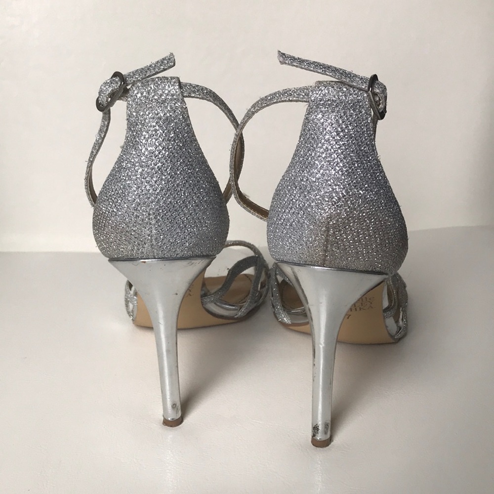 Belle Badgley Mischka Silver Glitter Heels | Formal | 8.5 - Picture 5 of 8